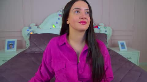 ElinaBellucci online show from 02/18/26, 04:41