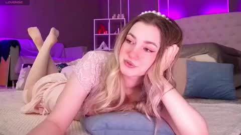 Elina online show from 10/22/25, 01:28