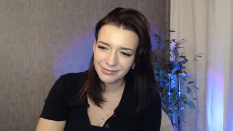 Snapshot of elinapretty chatting on 12/12/24, 11:25 Elina online show from 12/12/24, 11:25