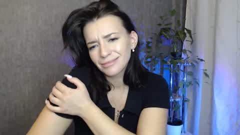 Snapshot of elinapretty chatting on 01/24/25, 03:22 Elina online show from 01/24/25, 03:22