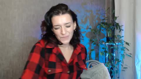 Snapshot of elinapretty chatting on 01/25/25, 01:54 Elina online show from 01/25/25, 01:54