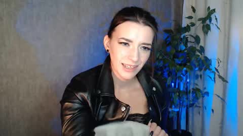 Snapshot of elinapretty chatting on 10/20/25, 12:00 Elina online show from 10/20/25, 12:00