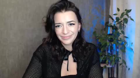 Snapshot of elinapretty chatting on 11/08/25, 11:58 Elina online show from 11/08/25, 11:58