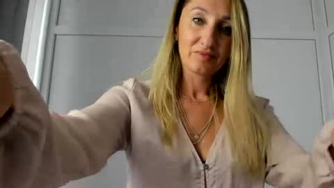 Milena online show from 07/21/26, 12:40