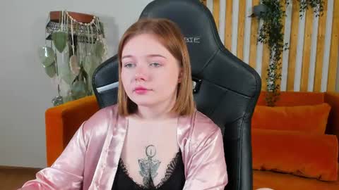 Snapshot of elinavale chatting on 07/17/26, 05:14 elinavale online show from 07/17/26, 05:14