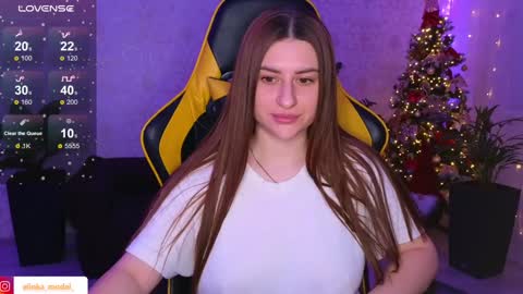 Snapshot of elinkalove chatting on 12/15/24, 06:48 Elina online show from 12/15/24, 06:48