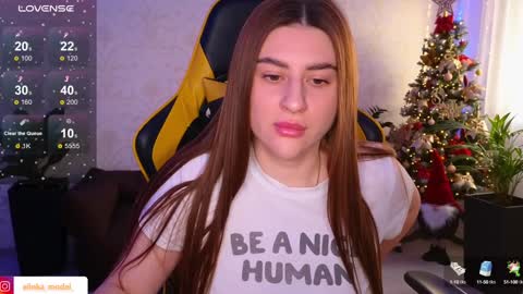 Snapshot of elinkalove chatting on 12/18/24, 06:43 Elina online show from 12/18/24, 06:43