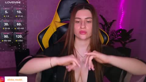 Snapshot of elinkalove chatting on 01/27/25, 01:05 Elina online show from 01/27/25, 01:05