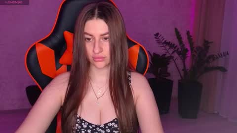 Snapshot of elinkalove chatting on 09/21/25, 08:32 Elina online show from 09/21/25, 08:32