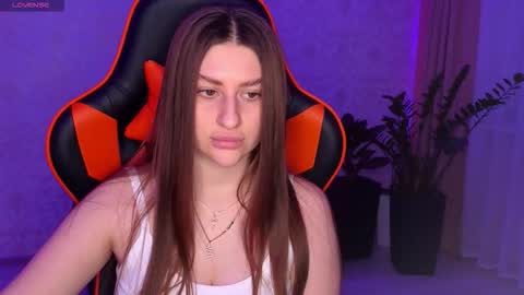 Snapshot of elinkalove chatting on 10/20/25, 08:09 Elina online show from 10/20/25, 08:09