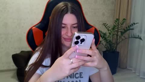 Snapshot of elinkalove chatting on 11/15/25, 10:15 Elina online show from 11/15/25, 10:15