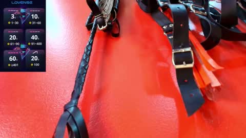 Elinne hendrix  online show from 10/05/25, 12:25