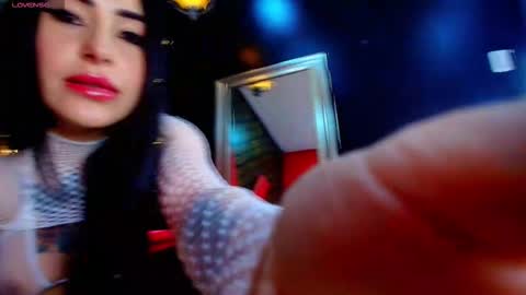 Elinne hendrix  online show from 10/25/25, 12:56