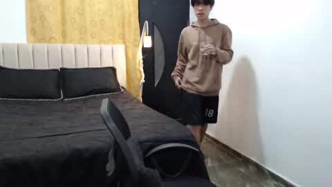 Snapshot of elio_collem chatting on 02/17/25, 09:13 ELIO online show from 02/17/25, 09:13