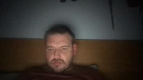 Snapshot of eliot26 chatting on 04/17/26, 07:33 e26 online show from 04/17/26, 07:33