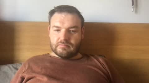 Snapshot of eliot26 chatting on 04/20/26, 12:19 e26 online show from 04/20/26, 12:19