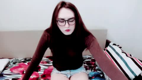 Snapshot of elisa_2001 chatting on 04/07/26, 12:27 Liza online show from 04/07/26, 12:27