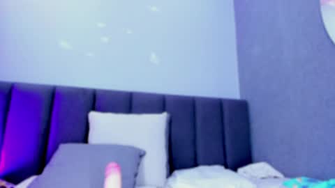 Elisa online show from 12/19/24, 10:53