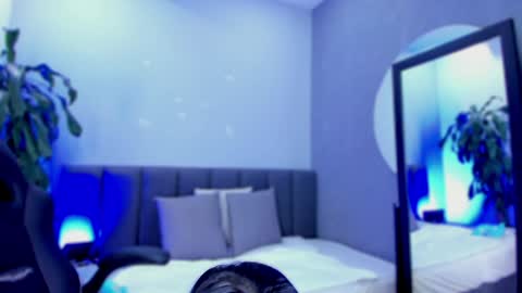 Elisa online show from 12/20/24, 07:28