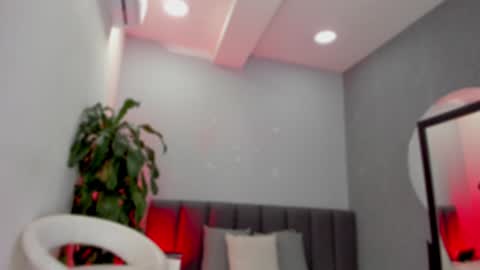 Elisa online show from 12/29/24, 01:13