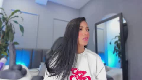 Elisa online show from 01/07/26, 08:33