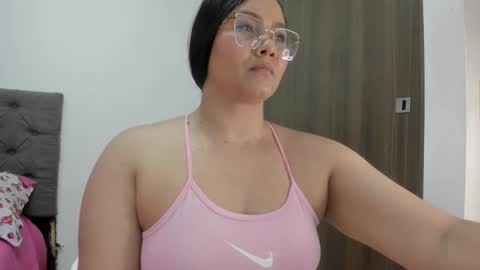 Snapshot of elisa_connors18 chatting on 09/16/25, 10:55 online show from 09/16/25, 10:55