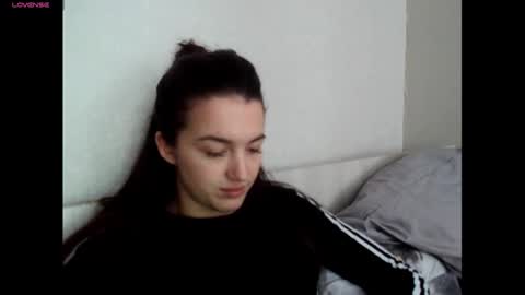 Snapshot of elisa_dove208 chatting on 11/22/25, 08:35 elisa_dove208 online show from 11/22/25, 08:35