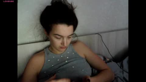 Snapshot of elisa_dove208 chatting on 12/21/25, 10:22 elisa_dove208 online show from 12/21/25, 10:22