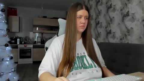 Aletta Oushen online show from 12/22/25, 09:06