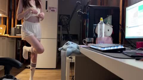 Snapshot of elisa_north chatting on 02/03/25, 05:29 Elisa North online show from 02/03/25, 05:29