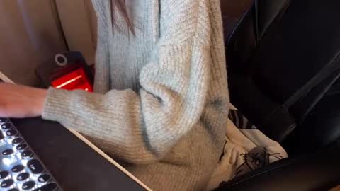 Snapshot of elisa_north chatting on 03/02/25, 05:25 Elisa North online show from 03/02/25, 05:25