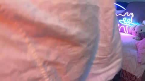 Snapshot of elisa_north chatting on 09/22/25, 12:51 Elisa North online show from 09/22/25, 12:51