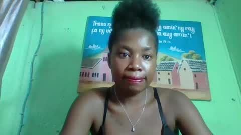 Snapshot of elisabeth2525 chatting on 01/17/25, 06:54 elisabeth2525 online show from 01/17/25, 06:54