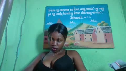 Snapshot of elisabeth2525 chatting on 01/28/25, 10:12 elisabeth2525 online show from 01/28/25, 10:12