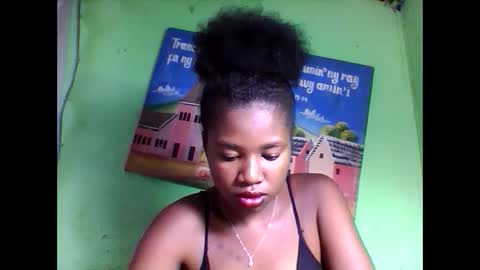 Snapshot of elisabeth2525 chatting on 02/06/25, 11:54 elisabeth2525 online show from 02/06/25, 11:54