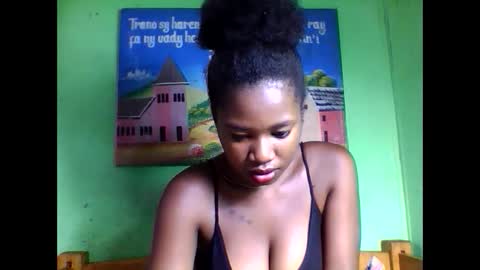 Snapshot of elisabeth2525 chatting on 02/07/25, 08:22 elisabeth2525 online show from 02/07/25, 08:22