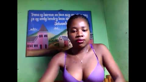 Snapshot of elisabeth2525 chatting on 02/14/25, 02:28 elisabeth2525 online show from 02/14/25, 02:28