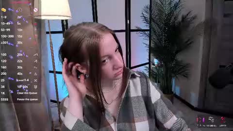 Snapshot of elisabeth_binder chatting on 06/18/26, 03:29 your sweet Lisa online show from 06/18/26, 03:29