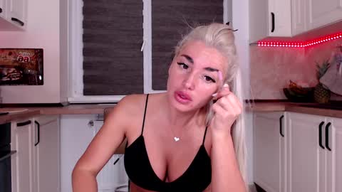 elisabeth_jason online show from 02/01/25, 04:56