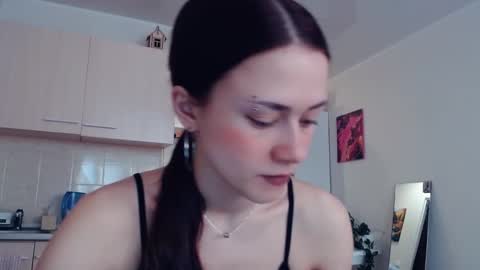 Snapshot of eliscuteblonde chatting on 03/14/26, 04:29 Elis online show from 03/14/26, 04:29