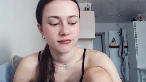 Snapshot of eliscuteblonde chatting on 03/23/26, 05:00 Elis online show from 03/23/26, 05:00