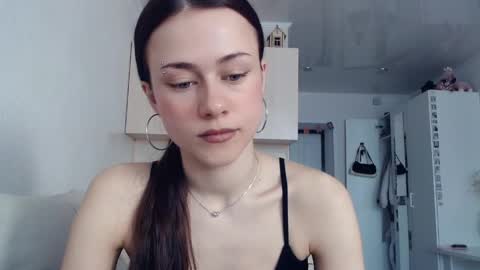 Snapshot of eliscuteblonde chatting on 04/01/26, 05:19 Elis online show from 04/01/26, 05:19