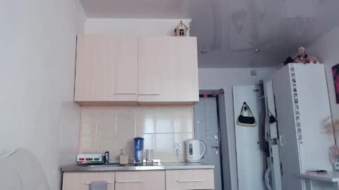 Snapshot of eliscuteblonde chatting on 04/08/26, 05:18 Elis online show from 04/08/26, 05:18