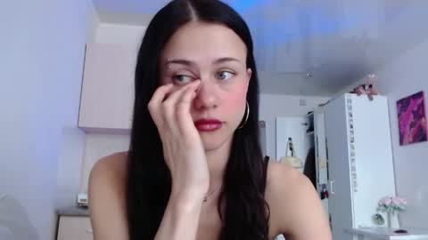 Snapshot of eliscuteblonde chatting on 06/06/26, 07:24 Elis online show from 06/06/26, 07:24
