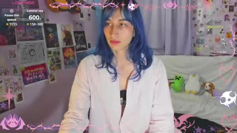 Snapshot of elisdarling chatting on 05/27/26, 01:24 elisdarling online show from 05/27/26, 01:24