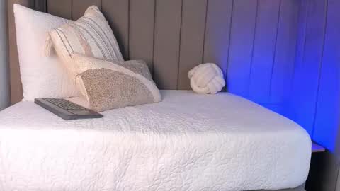 Elise diamond online show from 03/23/26, 02:15