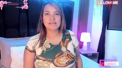 ELISE LEYTON online show from 11/11/25, 10:21