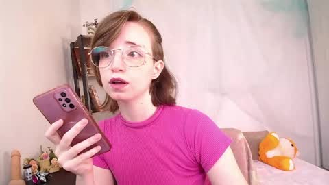 Snapshot of elise_nyx chatting on 05/16/26, 12:15 elise_nyx online show from 05/16/26, 12:15