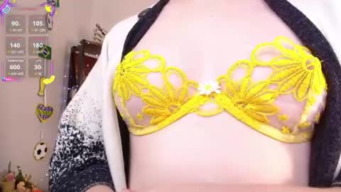Snapshot of elise_nyx chatting on 06/13/26, 12:47 elise_nyx online show from 06/13/26, 12:47