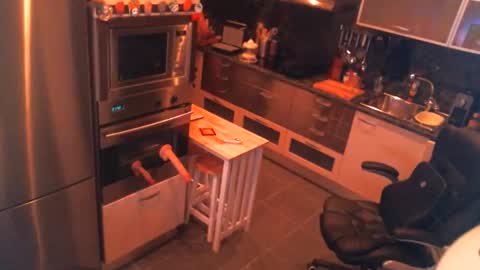 Snapshot of elise_tv chatting on 11/12/25, 08:41 Barbie online show from 11/12/25, 08:41